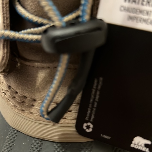 Sorel big Kids size 5 waterproof boots. - Picture 8 of 8